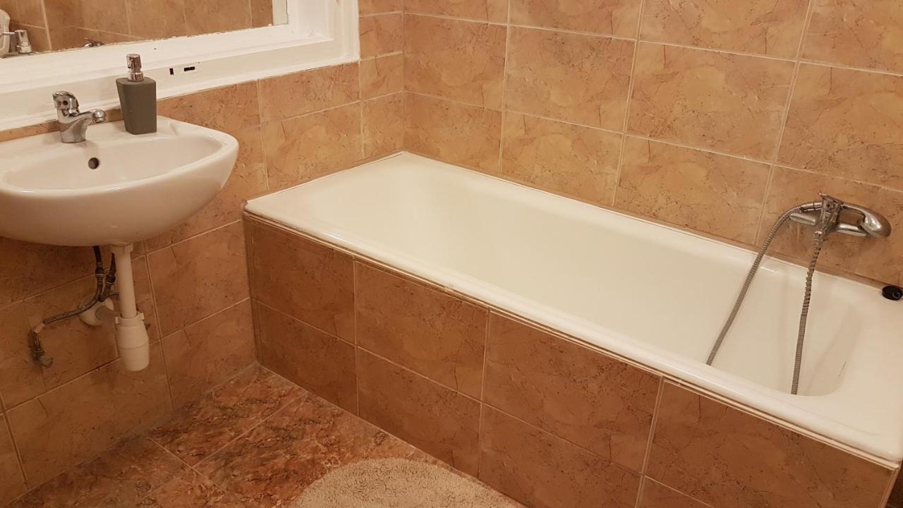 Naperkely Apartman Badacsonytomaj Exterior foto