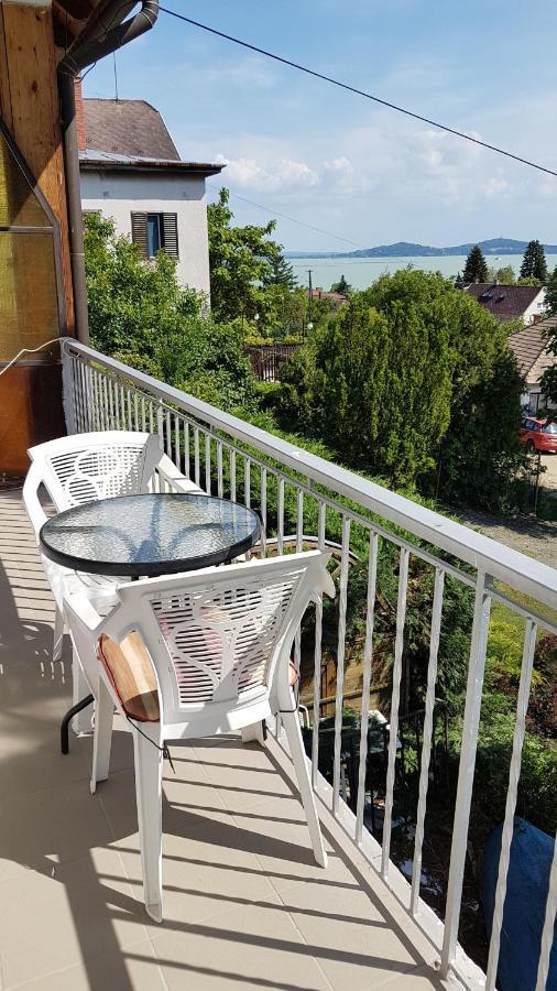 Naperkely Apartman Badacsonytomaj Exterior foto